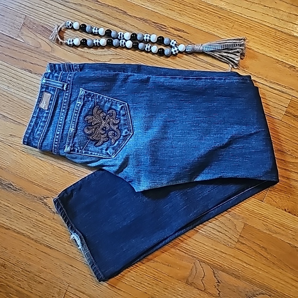 👖Paige Premium Denim size 28 Benedict Canyon